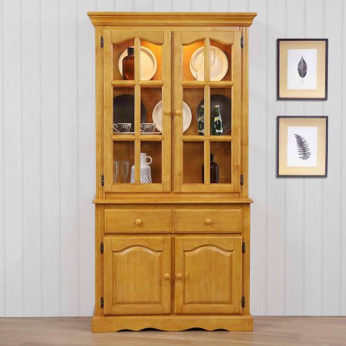Oak Selections - Keepsake Buffet and lighted hutch in light-Oak in dining room setting DLU-19-BH-LO